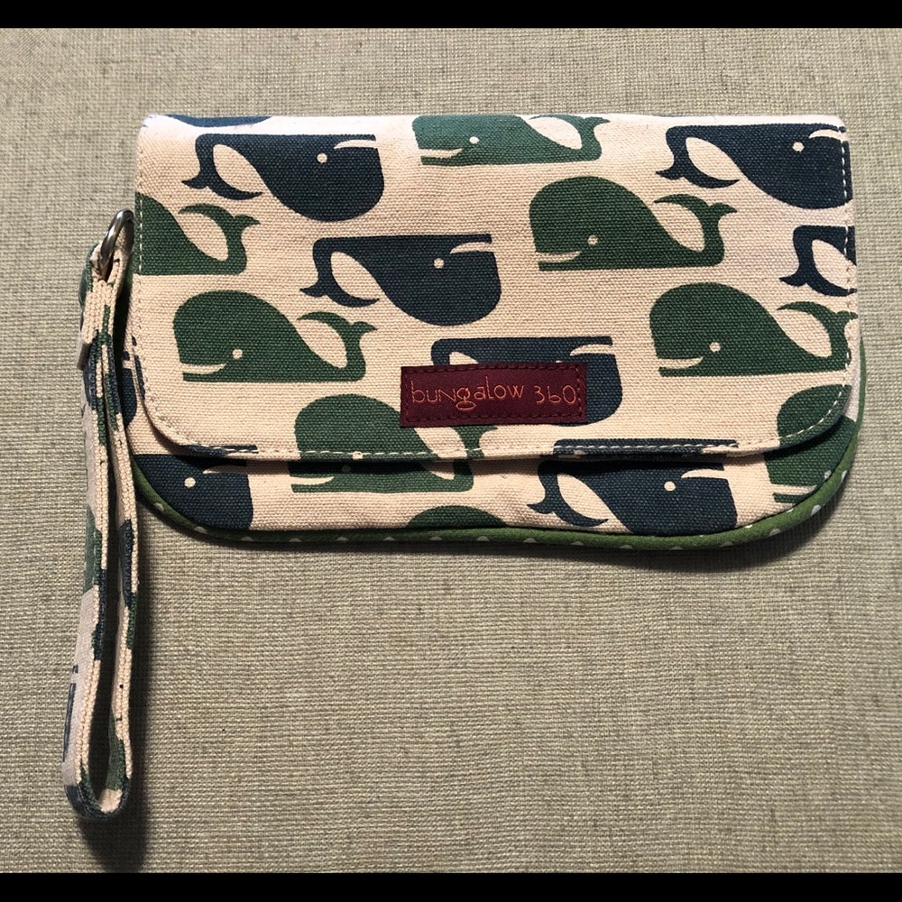 Bungalow 360 wristlet